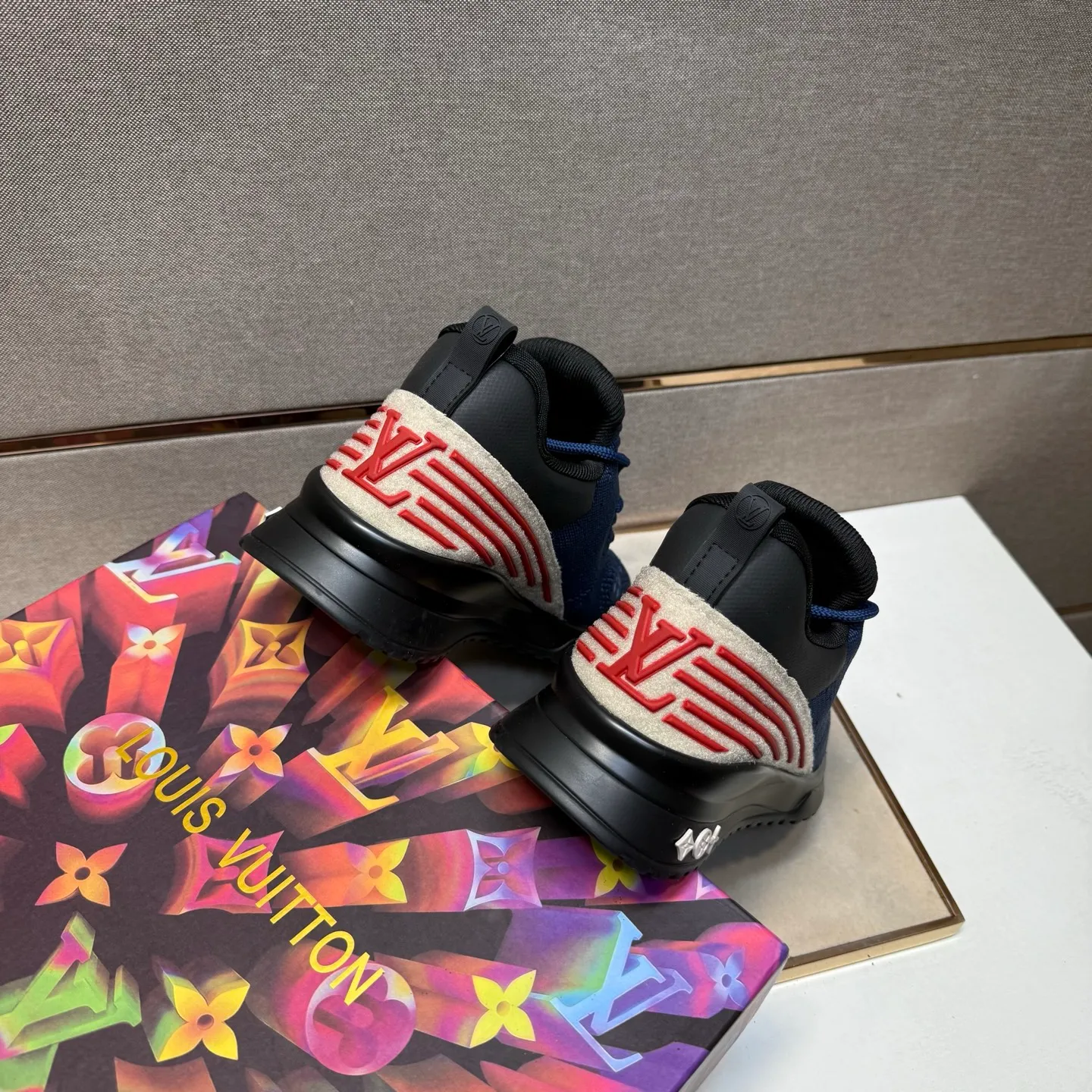 ⬛️Men's shoes 💰p480 [LV～] Men's casual shoes 2025z cabinet sales simultaneously 🔶Size: 38-44 #️⃣ 🔷7 colors🔜The upper is made of multi-material splicing➕Mesh lining, comfortable and breathable, sole: original comfortable and wear-resistant outsole, ⚠️real thing📱photographed🎬real thing is better📢📢📢